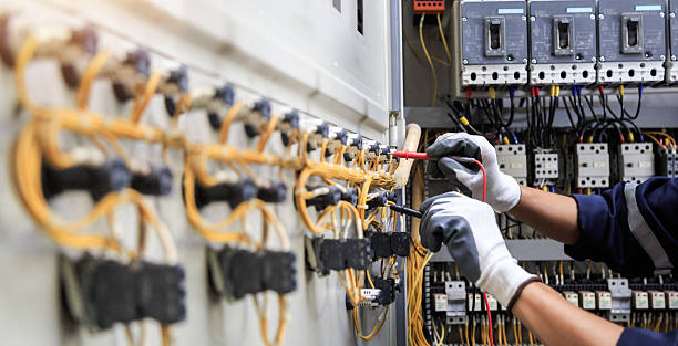 Professional Lighting Installation technician working in Hamilton College, NY